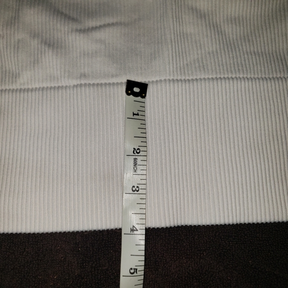 Jo and CO Sport top crop top large white - Picture 3 of 6